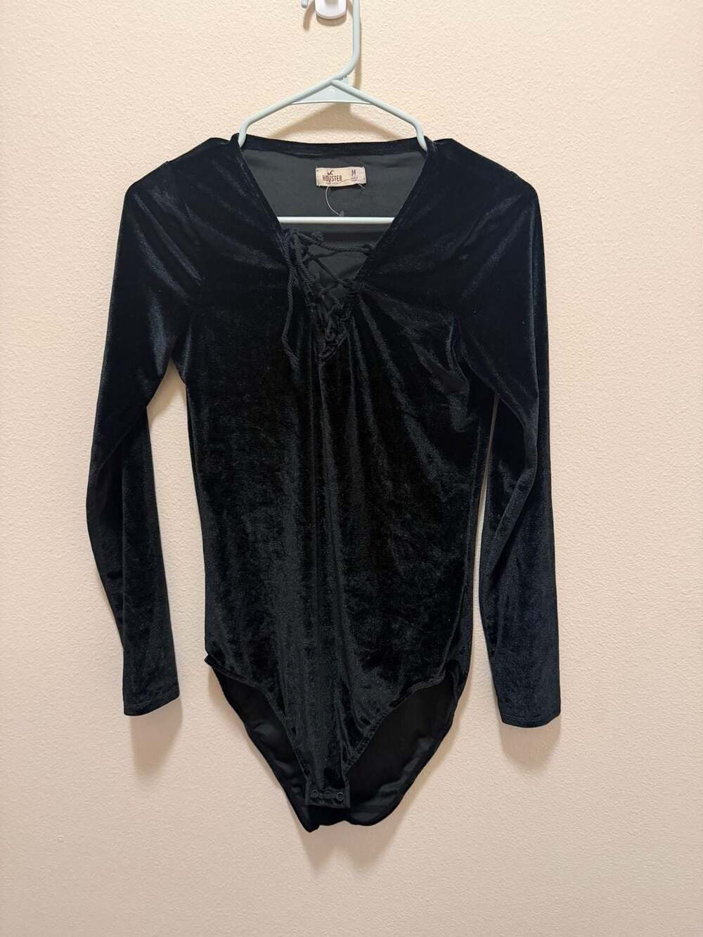 Hollister Black Velvet Lace Up V Neck Long Sleeve Bodysuit Size M